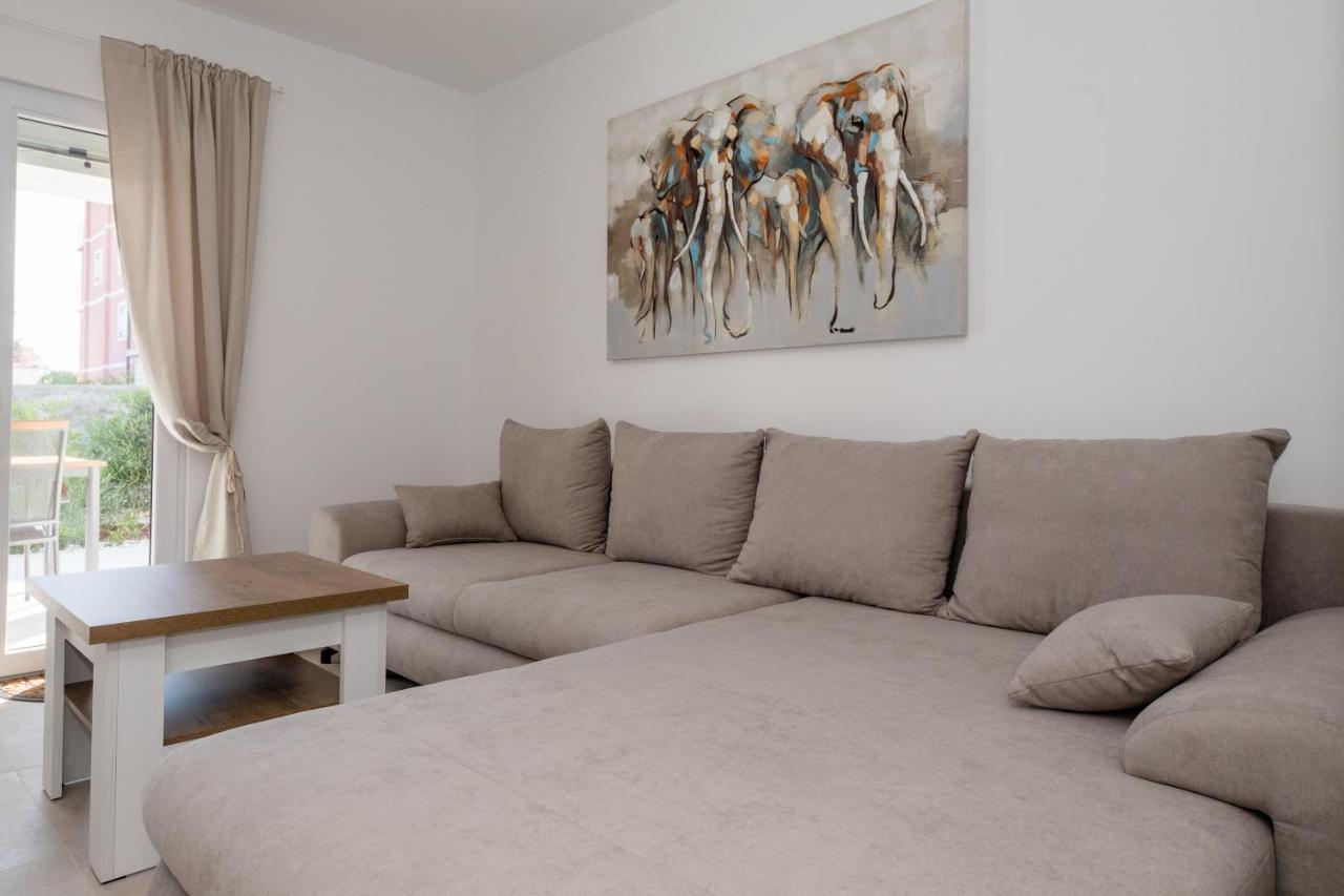 Peaceful Haven Near The Sea-Apartments Torlak Rab Banjol Exterior foto