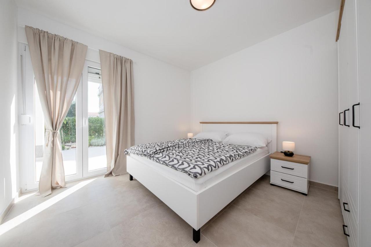 Peaceful Haven Near The Sea-Apartments Torlak Rab Banjol Exterior foto