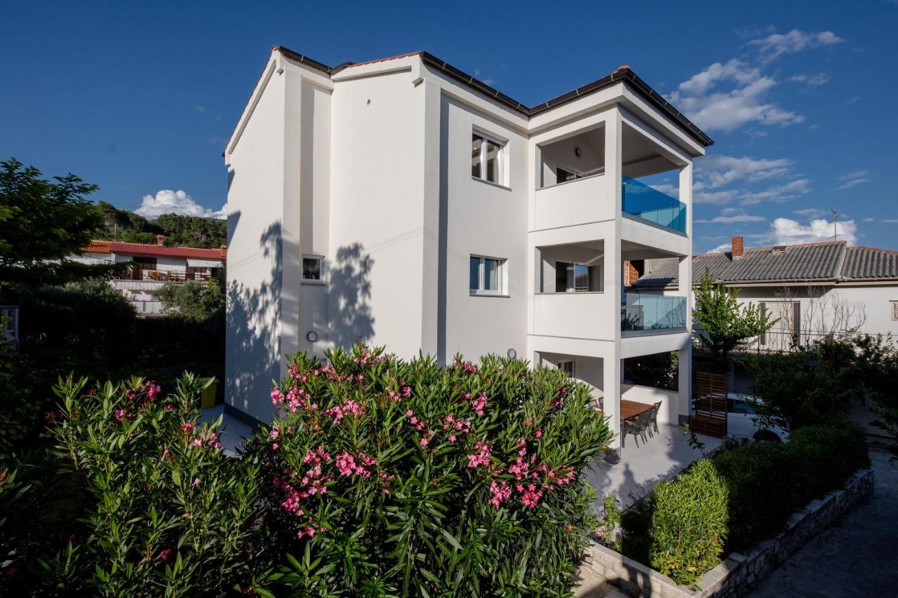 Peaceful Haven Near The Sea-Apartments Torlak Rab Banjol Exterior foto