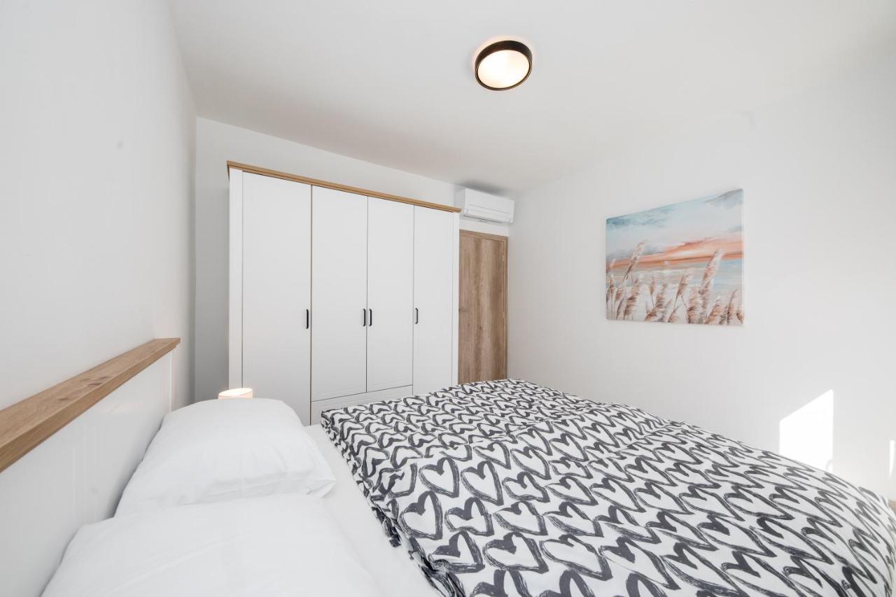 Peaceful Haven Near The Sea-Apartments Torlak Rab Banjol Exterior foto